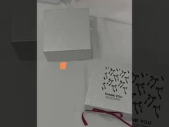 Wspaniałe pudełko z prezentami.