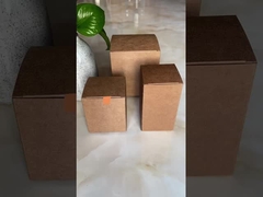 Kwadratowe pudełko papierowe może być używane do herbaty, kawy, zabawek itp.